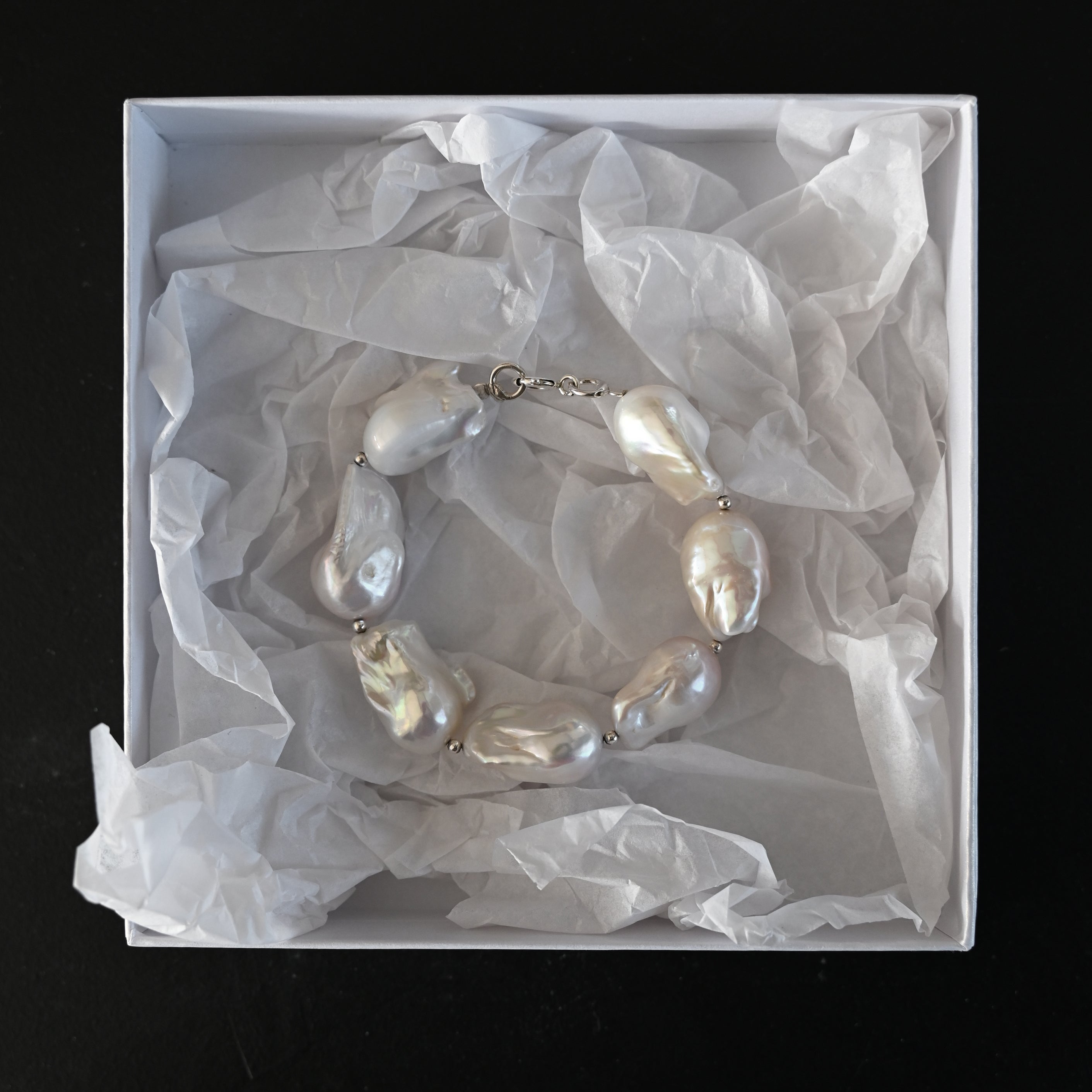 Natural white baroque pearl silver minimalist bracelet