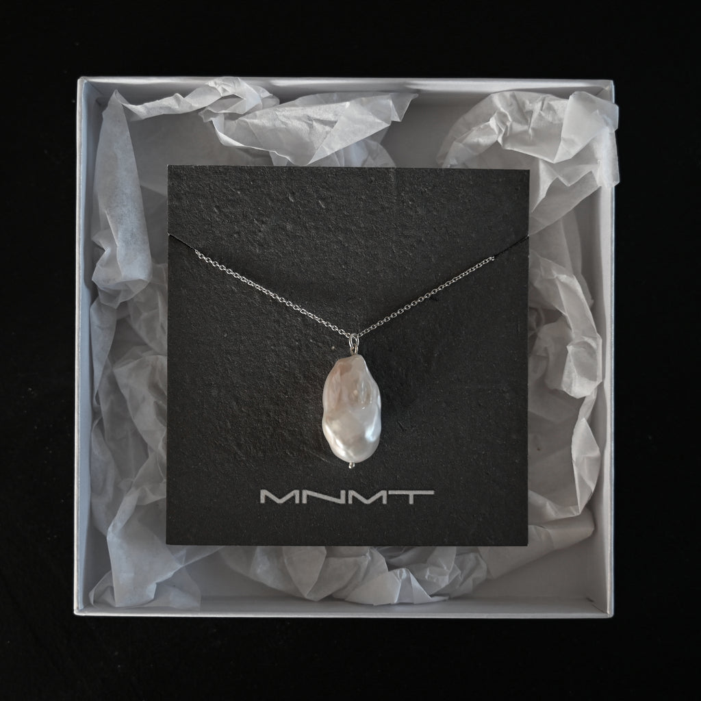 Natural white baroque pearl silver chain necklace